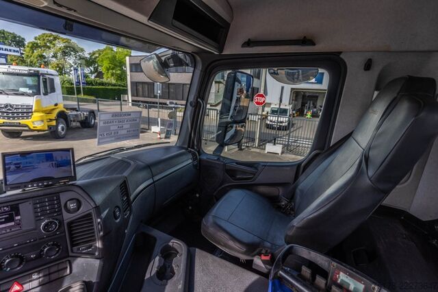 Tipper with crane Mercedes-Benz ACROCS 3243 BB+BIBENNE+ BAE HYDR+FASSI 16T/m+2EXT