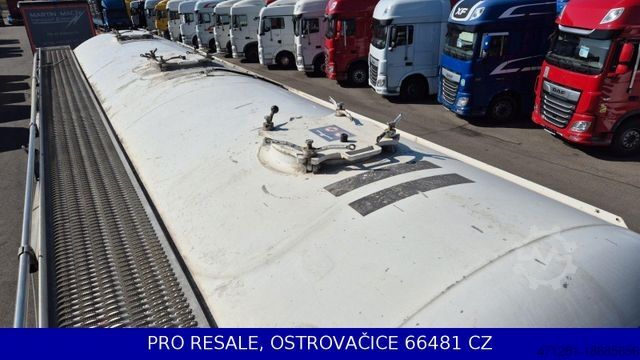 Silo semitrailer FELDBINDER EUT 40.3 SILOCISTERNA - 2 KAMMERN - 40 m3