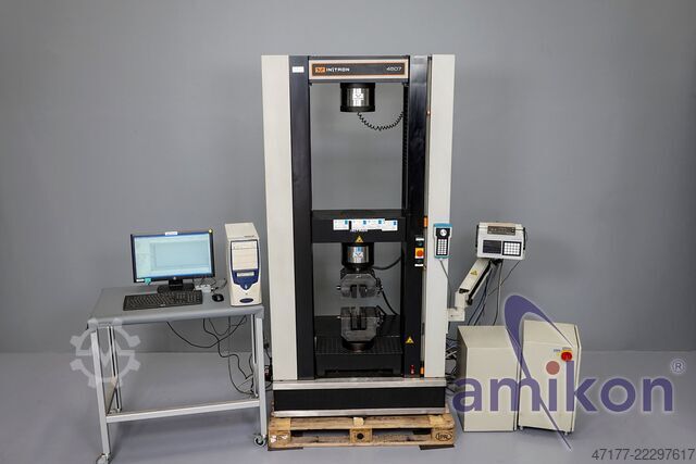 Material testing machine tensile testing machine Instron 4507 Universalprüfmaschine 200 kN