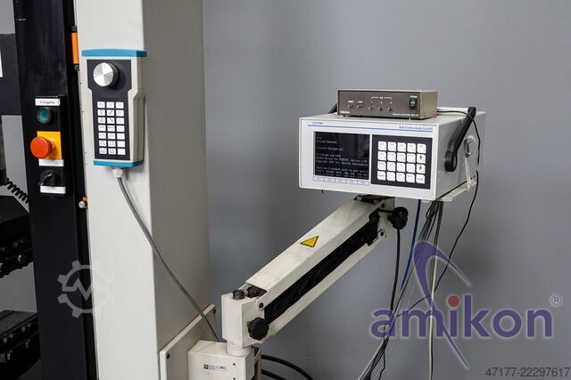 Material testing machine tensile testing machine Instron 4507 Universalprüfmaschine 200 kN