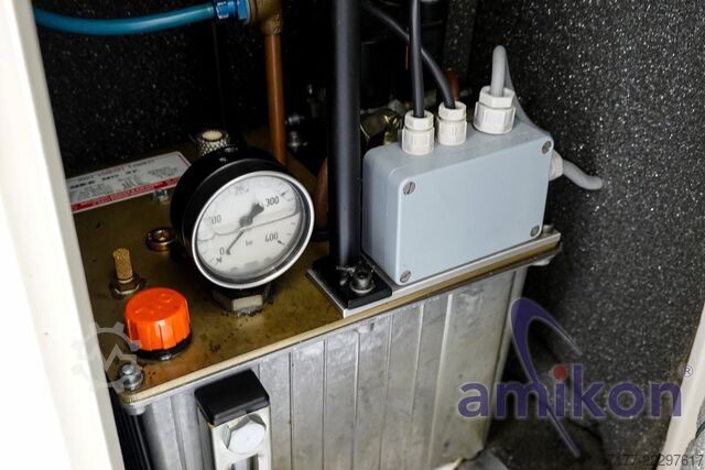 Material testing machine tensile testing machine Instron 4507 Universalprüfmaschine 200 kN