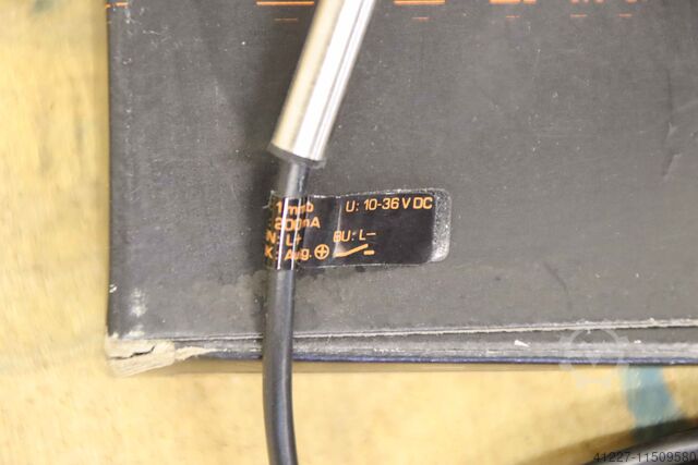 Inductive sensor proximity switch efector ITB 3001-BPOG