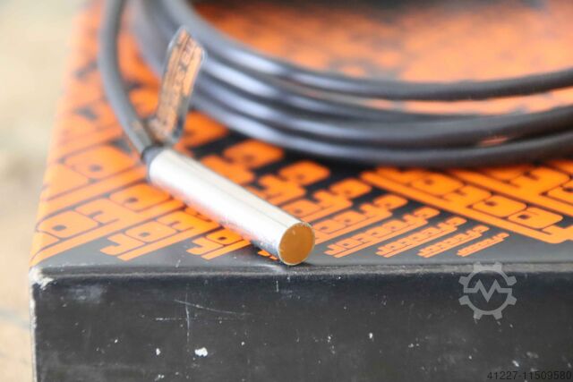 Inductive sensor proximity switch efector ITB 3001-BPOG