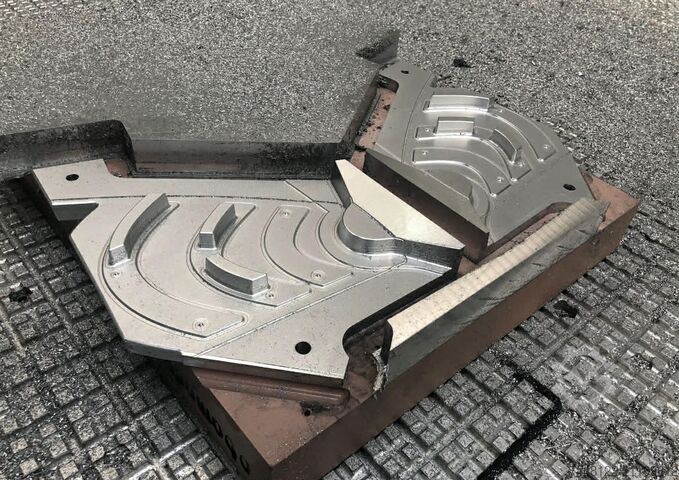 Bearbeitungszentrum TYC FVP 50 CNC