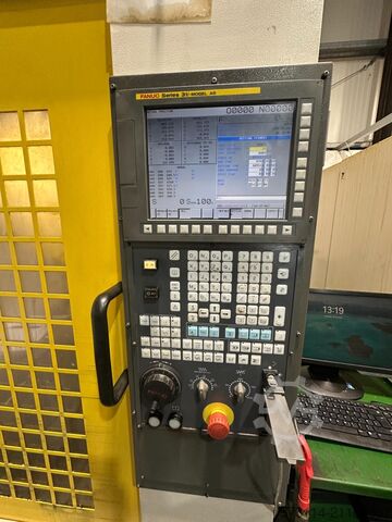 Vertikales Bearbeitungszentrum Fanuc Alpha T21iE 5 Axis