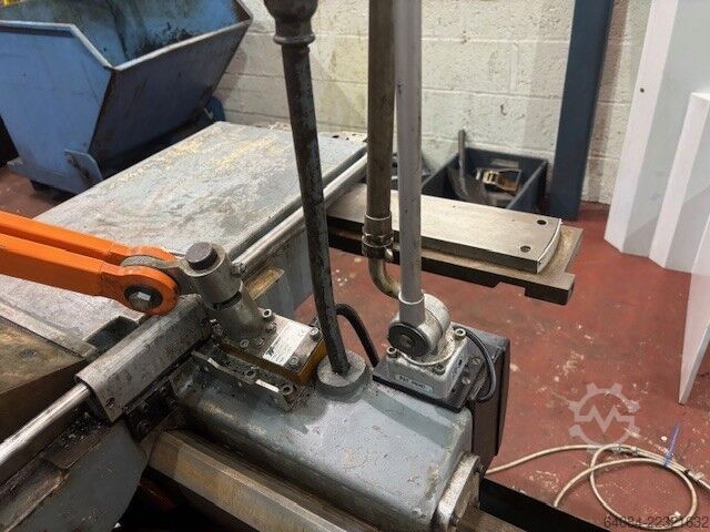 Center lathe Binns & Berry TB 808