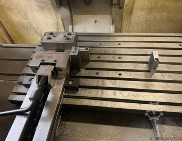 Milling machine HAAS TM 2
