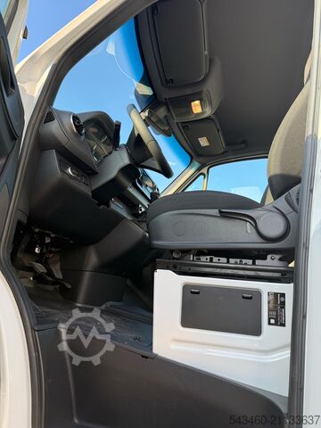 MULTITEL MJE250 auf Mercedes Benz Sprinter Multitel MJE250