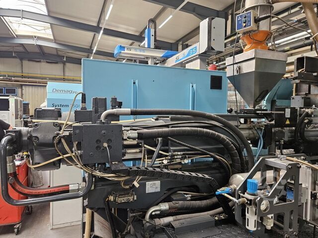 Injection molding machine DEMAG ergotech 200/560-840/120v multi