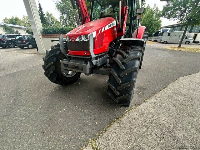 Van Massey Ferguson 5410 Dyna-4 mit Frontlader