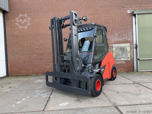 Electric 4-wheel forklift Linde E80-01/900