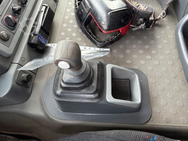 Kipper LKW IVECO Stralis AT260T44 6x4 Kipper Kran Pakfinger 16052