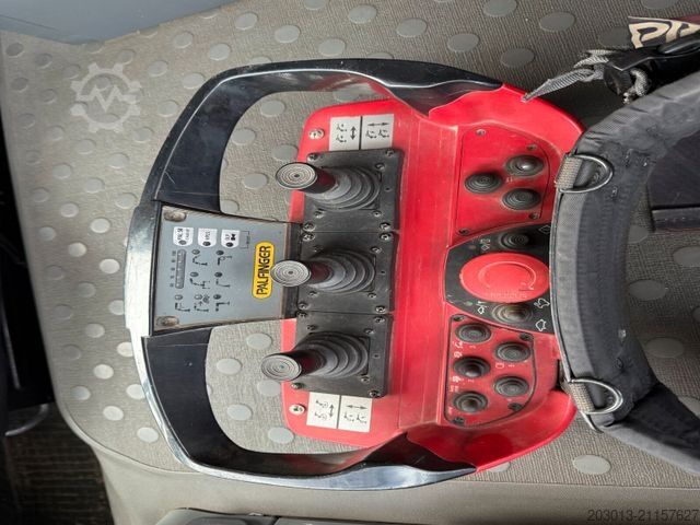 Kipper LKW IVECO Stralis AT260T44 6x4 Kipper Kran Pakfinger 16052