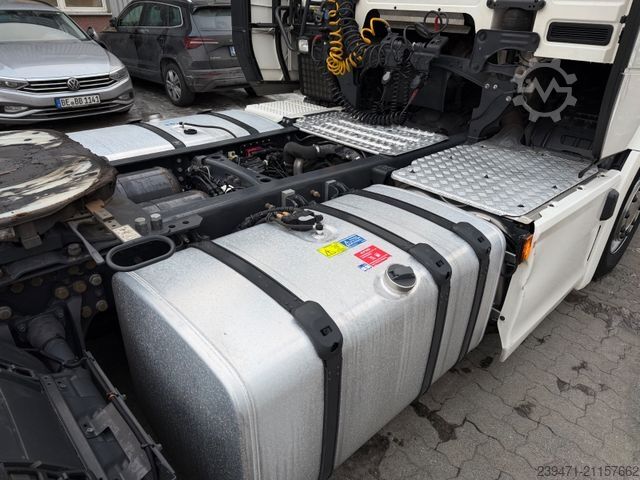 Standard SZM SCANIA R520 V8 2x Tank Retarder ACC Leder