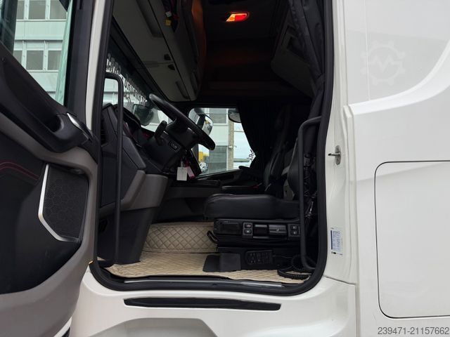 Standard SZM SCANIA R520 V8 2x Tank Retarder ACC Leder