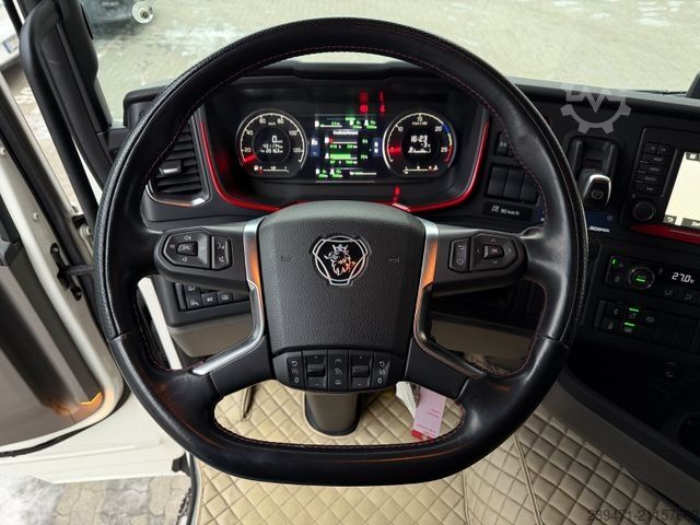 Standard SZM SCANIA R520 V8 2x Tank Retarder ACC Leder