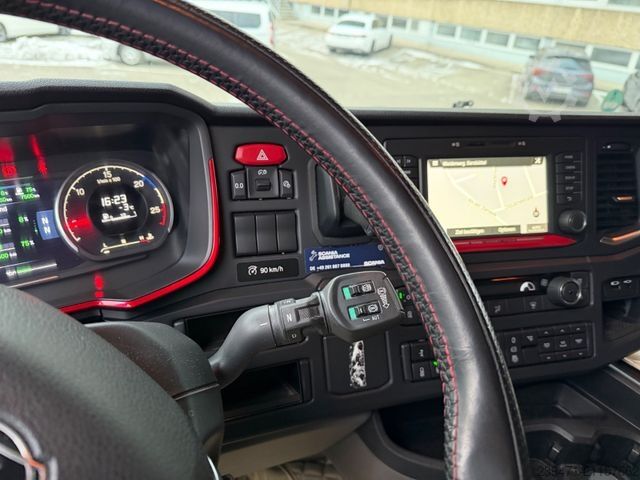 Standard SZM SCANIA R520 V8 2x Tank Retarder ACC Leder