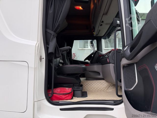 Standard SZM SCANIA R520 V8 2x Tank Retarder ACC Leder