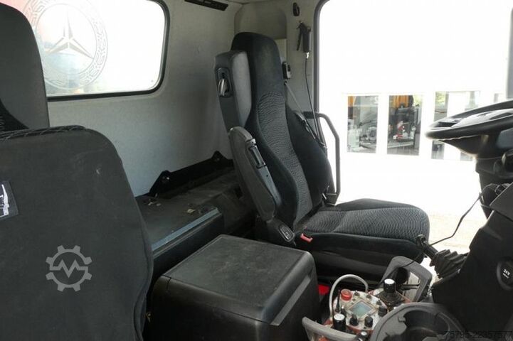 Betonpumpen-LKW MERCEDES-BENZ Arocs 3540 8x4 Betonpumpe Putzmeister BSF 42.5 1
