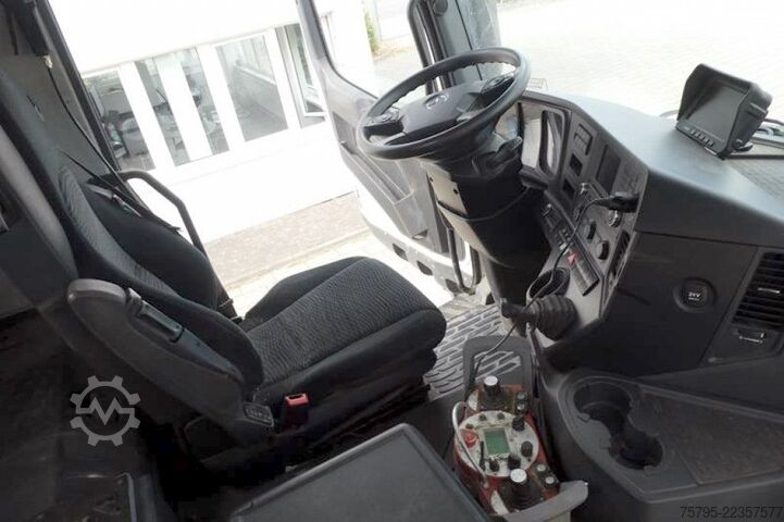Betonpumpen-LKW MERCEDES-BENZ Arocs 3540 8x4 Betonpumpe Putzmeister BSF 42.5 1