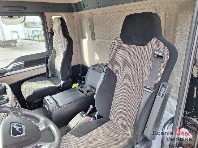 LKW mit Getränkeaufbau MAN TGS 26.470 mit Orten Getränkeaufbau