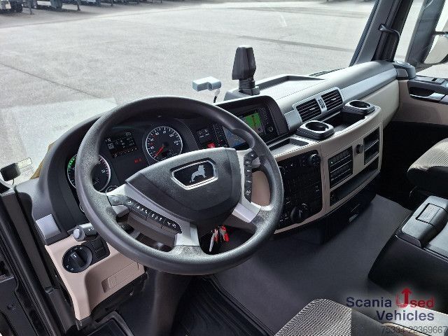 LKW mit Getränkeaufbau MAN TGS 26.470 mit Orten Getränkeaufbau
