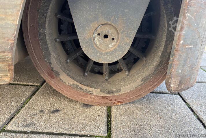 Vierwege-Schubmaststapler Jungheinrich ETV-Q25