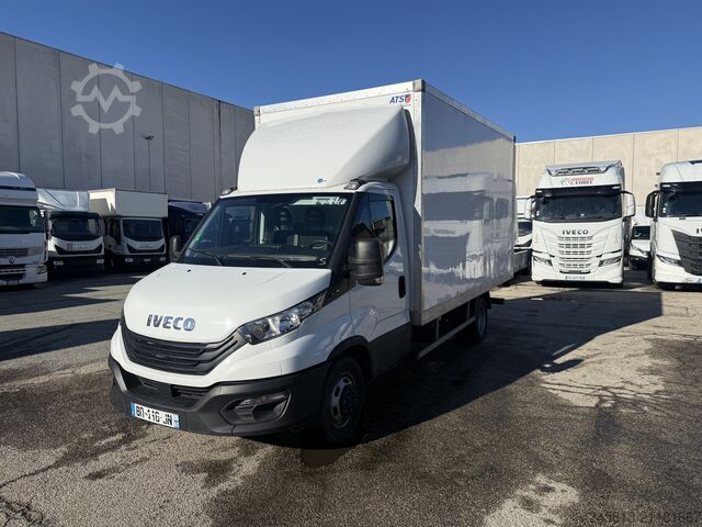 Transporter mit Koffer Iveco daily 35-160