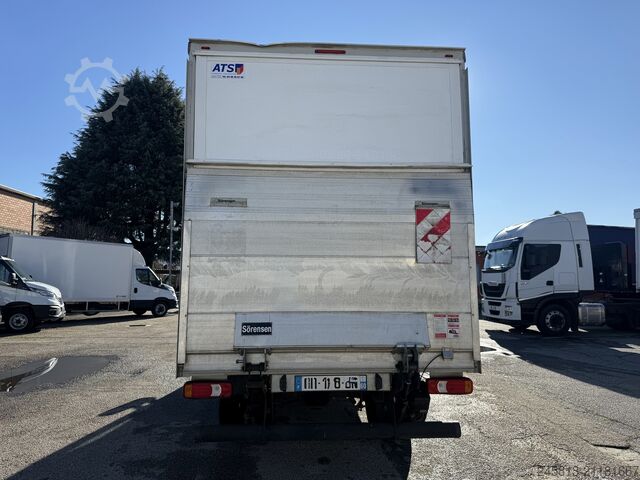 Transporter mit Koffer Iveco daily 35-160