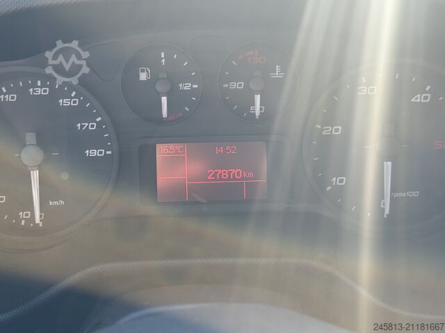 Transporter mit Koffer Iveco daily 35-160