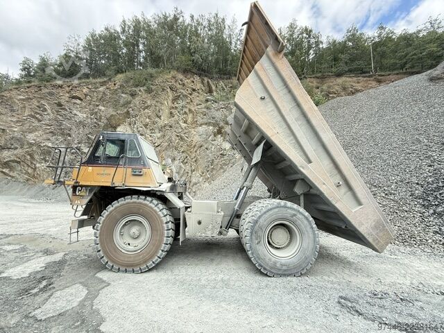 Dump truck Caterpillar 775D