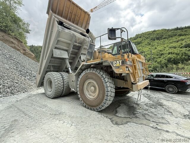 Dump truck Caterpillar 775D