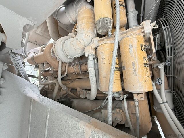 Dump truck Caterpillar 775D