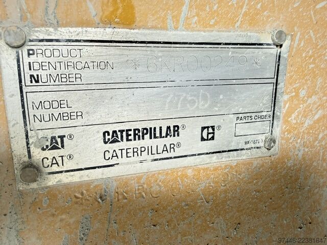 Dump truck Caterpillar 775D