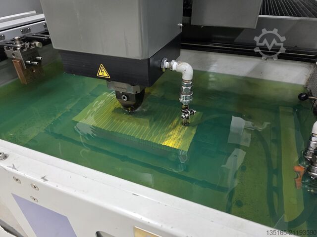Die-sinking edm Mitsubishi EA8