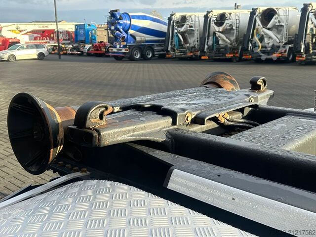 Hakenarmsystem Mercedes-Benz AROCS 4148 8X4 MET MULTILIFT ULT T 21 S51 HAAKA...