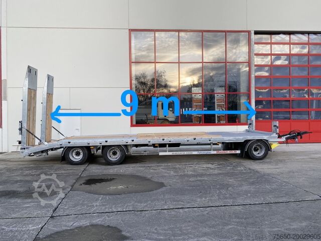 Low loader trailer Möslein T 3-9,20 F Blatt 3 Achs Tieflader mit gerader Ladefläche 9 m, Neufahrzeug