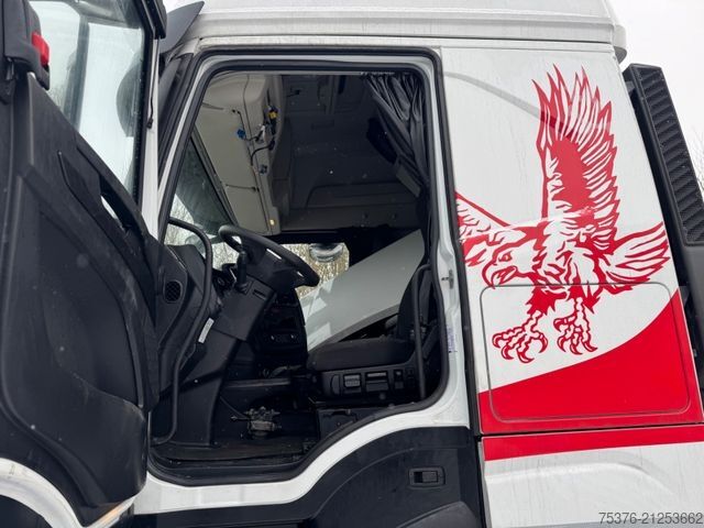 Swap body truck IVECO IVECO S-Way AS 260 damaged Intarder