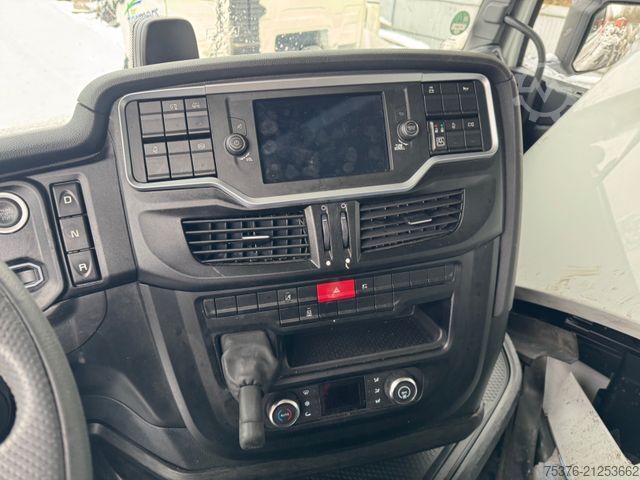 Swap body truck IVECO IVECO S-Way AS 260 damaged Intarder