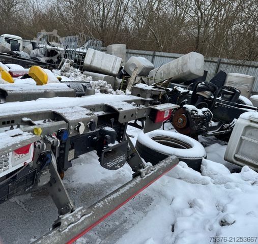 Swap body truck IVECO IVECO S-Way AS 260 damaged Intarder