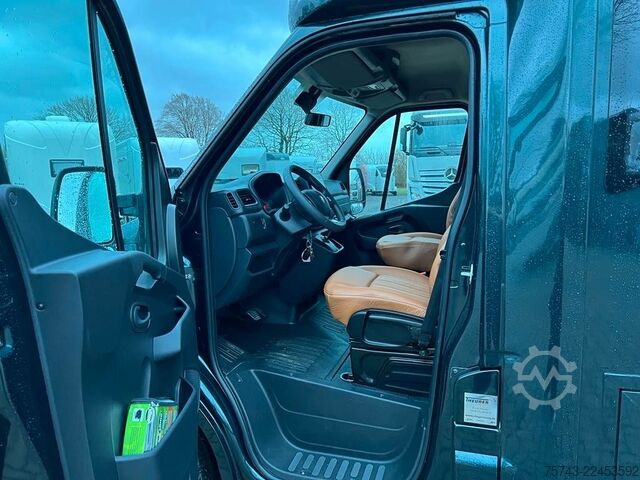 Livestock transporter RENAULT Master STX 5 Sitzer  Standard Nur 4102 KM