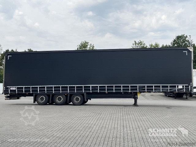 Auflieger mit Pritsche & Plane Schmitz Cargobull Curtainsider Mega Getränke