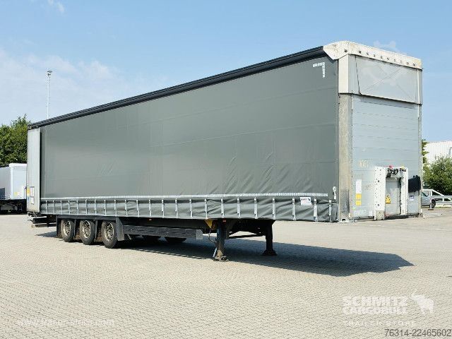 Auflieger mit Pritsche & Plane Schmitz Cargobull Curtainsider Mega Getränke