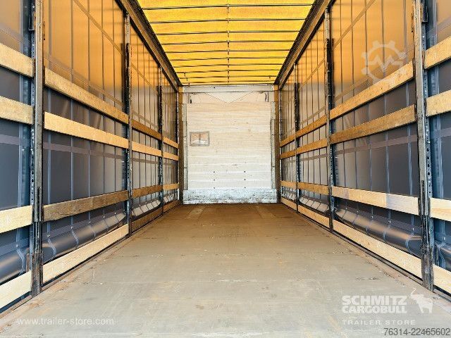 Auflieger mit Pritsche & Plane Schmitz Cargobull Curtainsider Mega Getränke