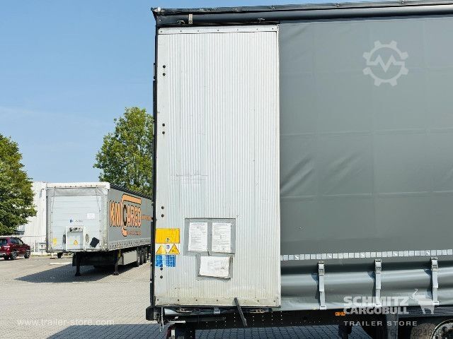 Auflieger mit Pritsche & Plane Schmitz Cargobull Curtainsider Mega Getränke