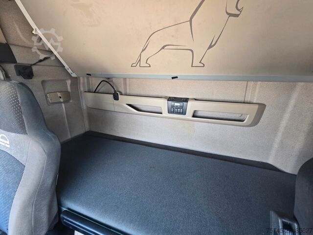 Standard tractor unit MAN TGX 18.510 *ACC*2X TANK * RETARDER*1.HAND