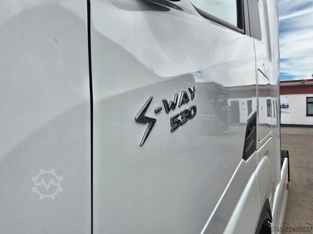 Standard tractor unit IVECO S-WAY 530 * RETARDER * 2 X TANK * ACC * WENIG KM