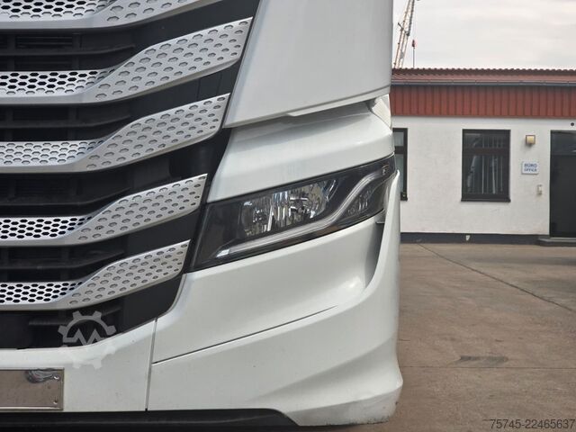 Standard tractor unit IVECO S-WAY 530 * RETARDER * 2 X TANK * ACC * WENIG KM