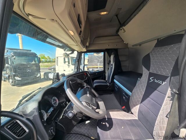 Standard tractor unit IVECO S-WAY 530 * RETARDER * 2 X TANK * ACC * WENIG KM