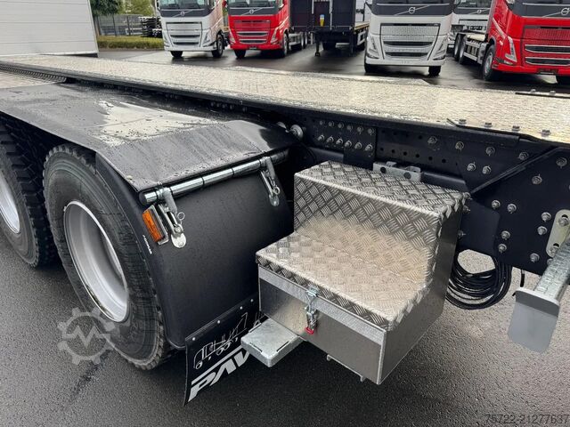 Holztransporter Scania R590 6x4 Kurzholz Kran und Schemel nach Wahl